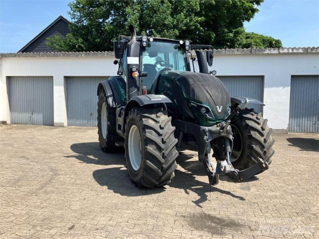 Valtra T154 Active Traktoren