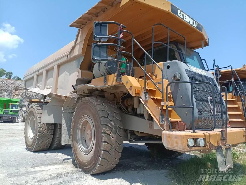 CAT 773 F Dumper - Knickgelenk