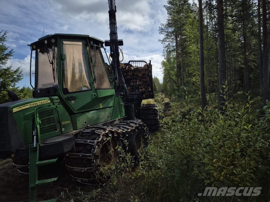 John Deere 1010 E Forwarder