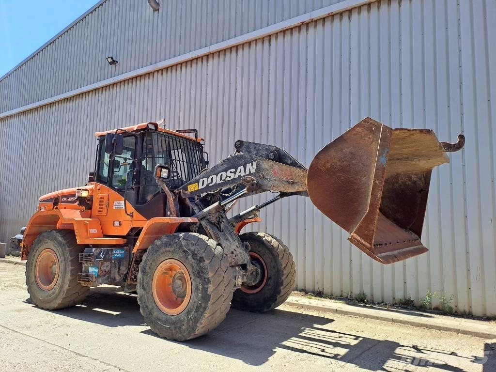 Doosan DL 250 Radlader