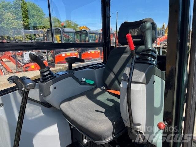 CAT 302.7 D CR Minibagger < 7t