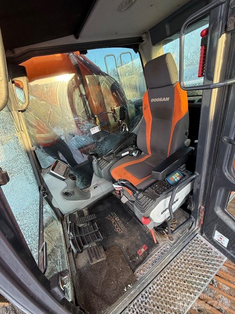 Doosan DX 300 lc 5 Raupenbagger