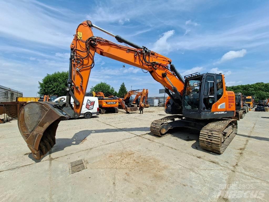 Doosan DX 235 LCR-5 Raupenbagger