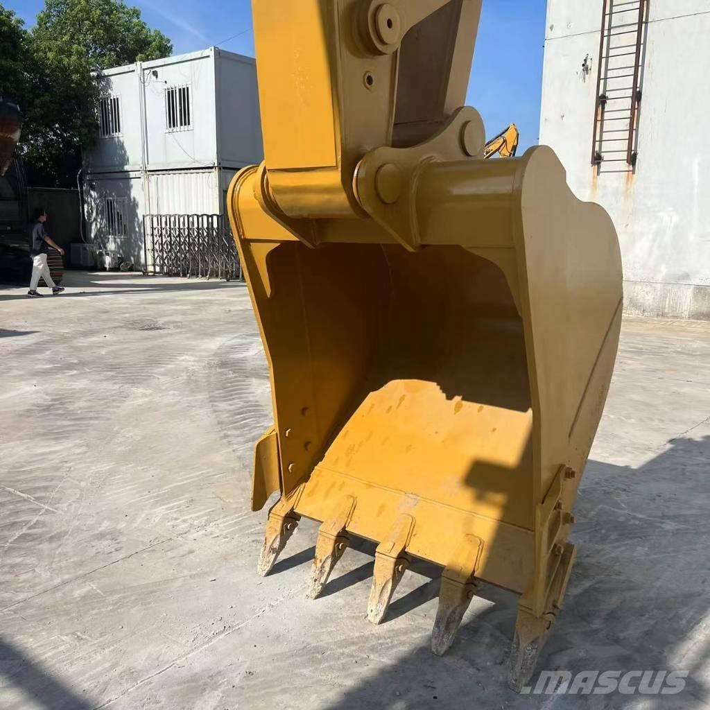 CAT 320d2 Midibagger  7t - 12t