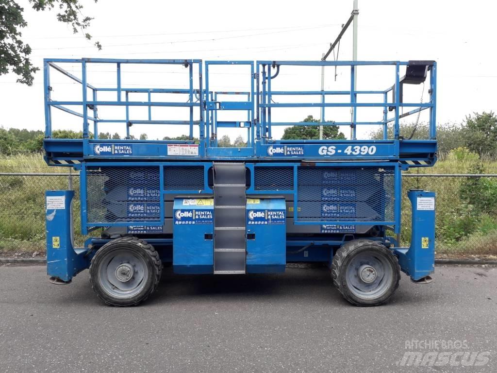 Genie GS 4390 RT Scheren-Arbeitsbühnen