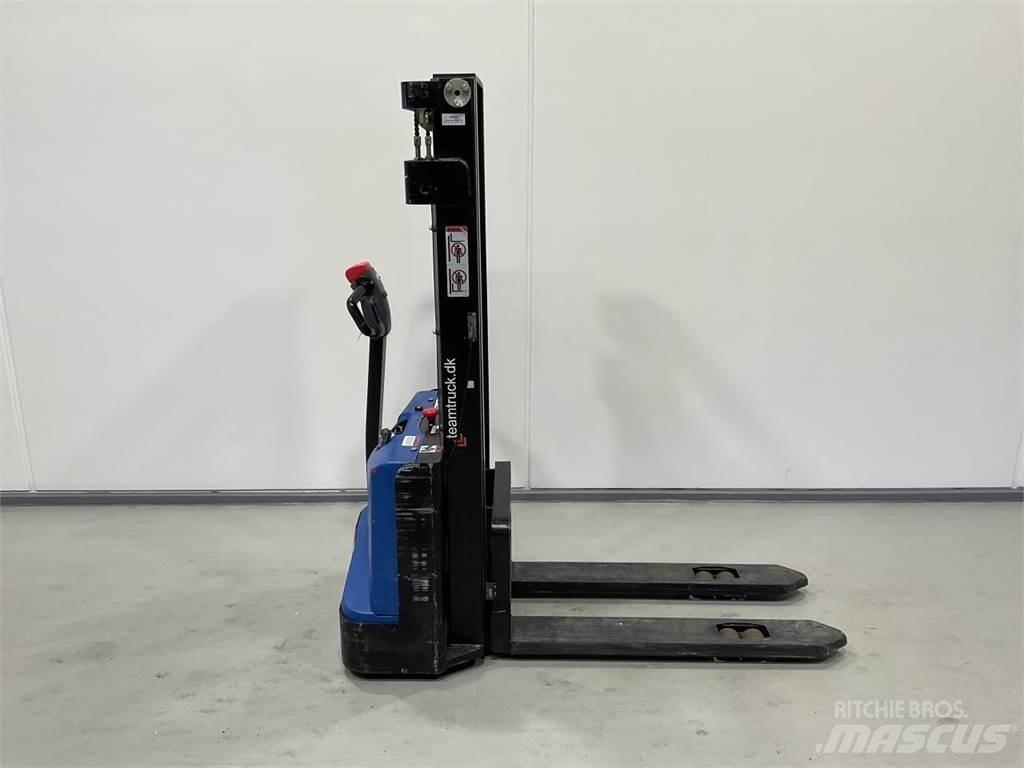 EP ES10-10ES Selbstfahrstapler