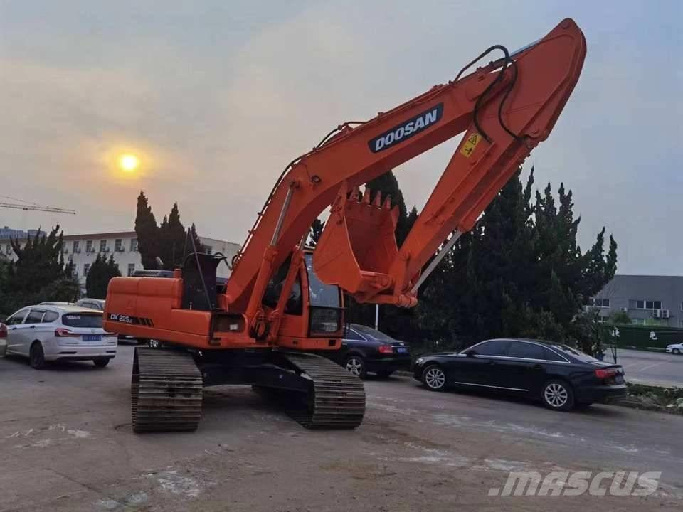 Doosan dx 225 Raupenbagger