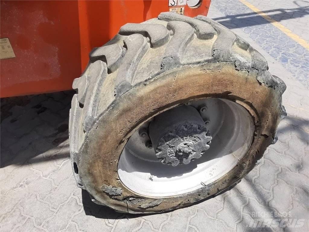 JLG 800AJ Gelenkteleskoparbeitsbühnen