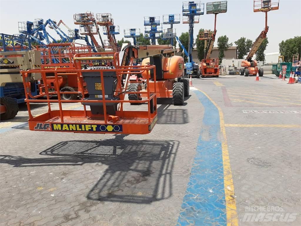 JLG 800AJ Gelenkteleskoparbeitsbühnen