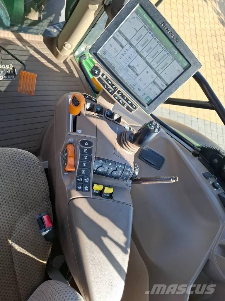 John Deere 6130R Traktoren