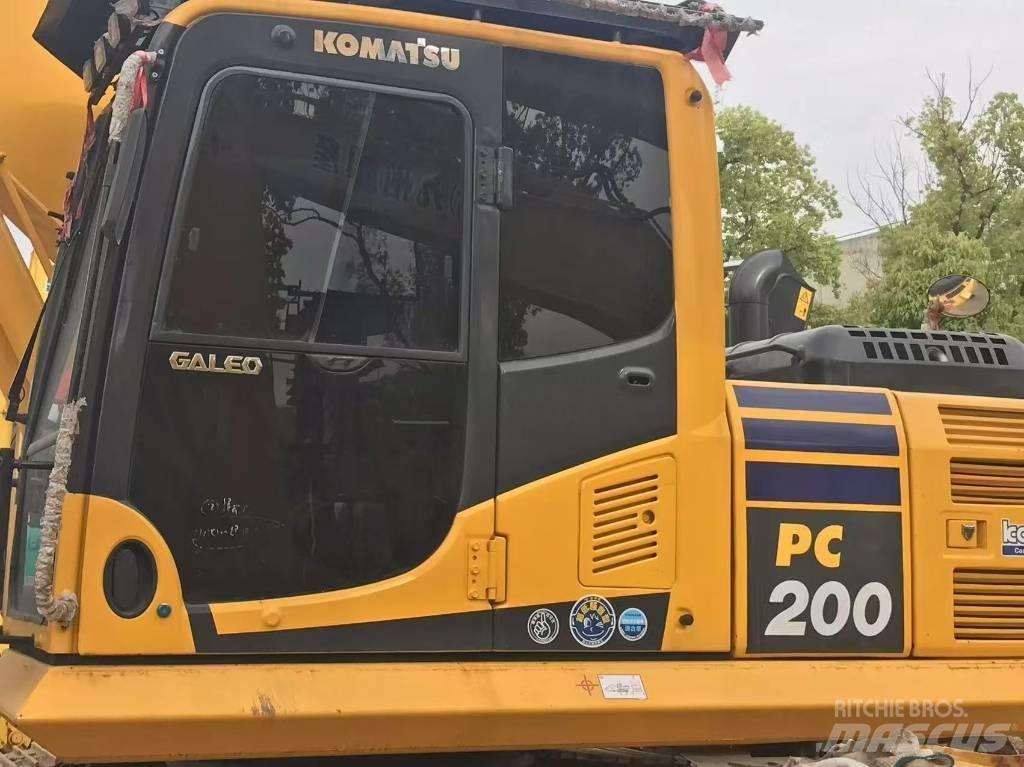 Komatsu PC 200-8 Raupenbagger