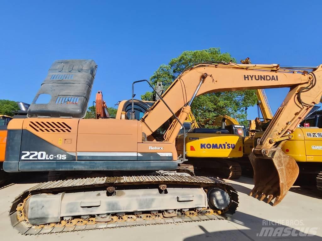Hyundai Robex 220 LC Raupenbagger