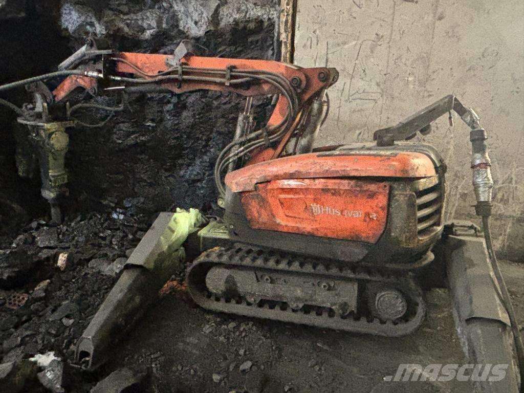 Husqvarna DXR 300 Abrissbagger