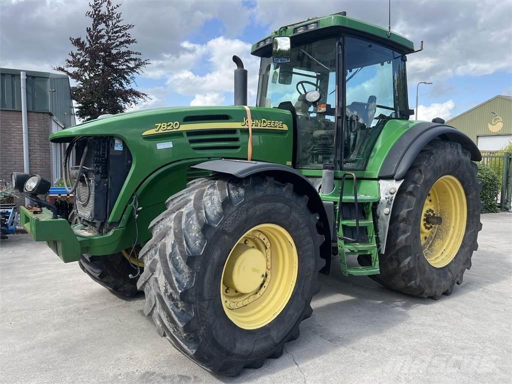 John Deere 7820 Traktoren