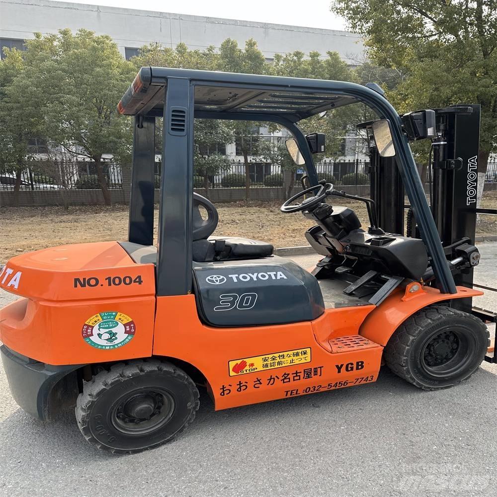 Toyota 02-7 FD F 30 Dieselstapler
