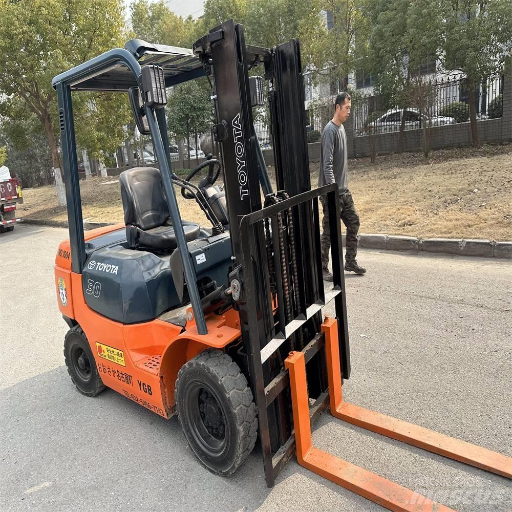 Toyota 02-7 FD F 30 Dieselstapler