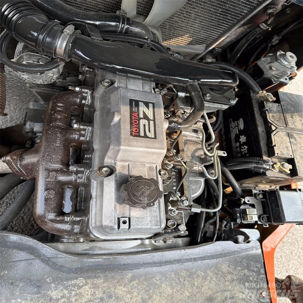 Toyota 02-7 FD F 30 Dieselstapler