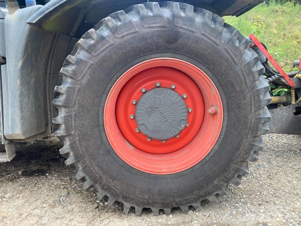 CLAAS XERION 4500 VC Traktoren
