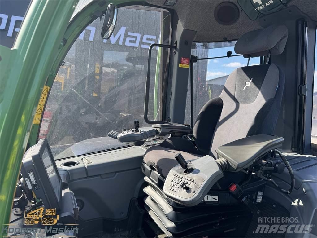 John Deere 1470G Harvester