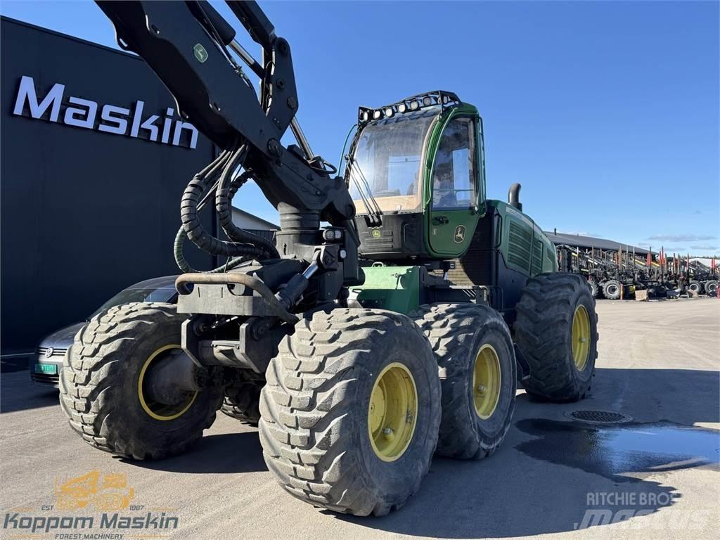 John Deere 1470G Harvester
