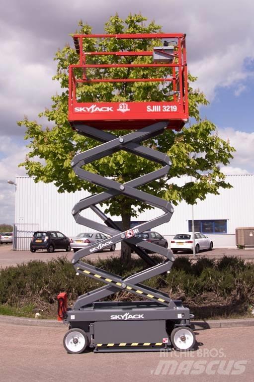 SkyJack SJIII3219 Scheren-Arbeitsbühnen