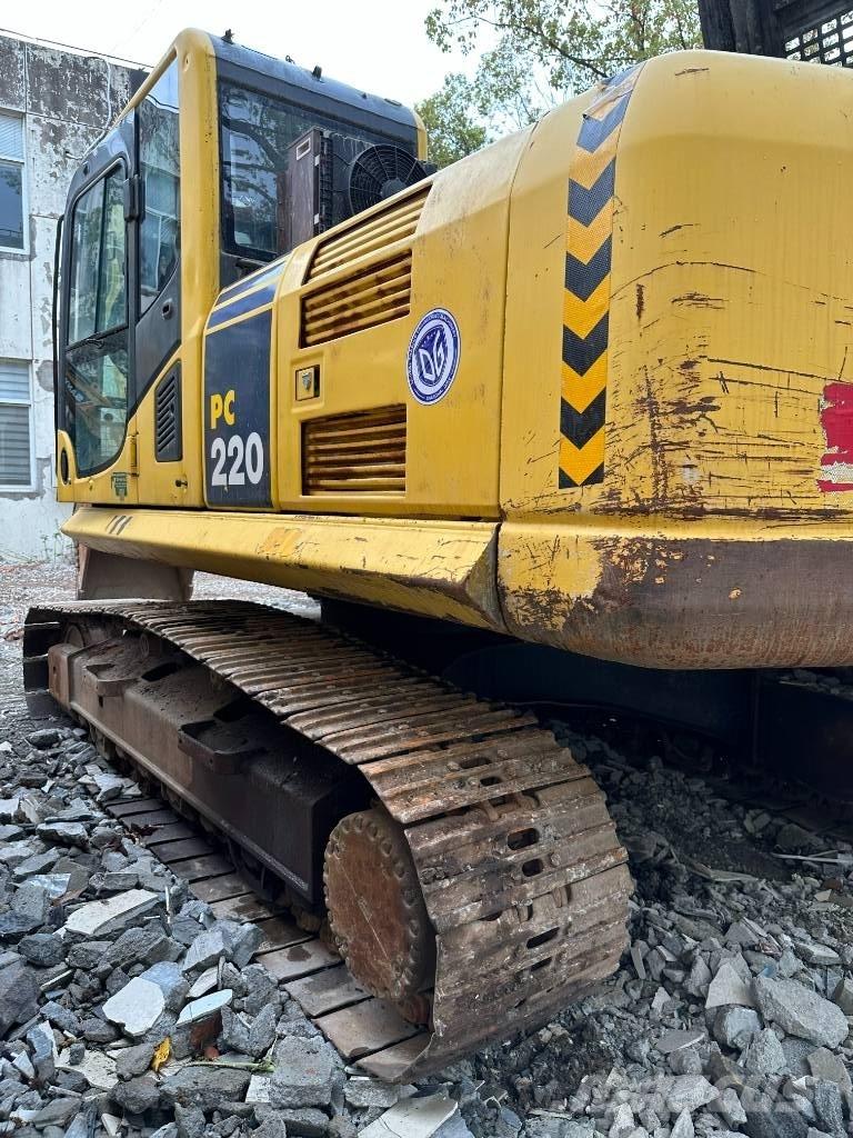 Komatsu PC220-8MO Raupenbagger