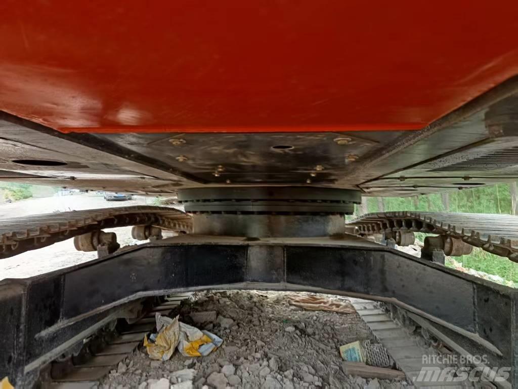 Hitachi ZX200 Raupenbagger