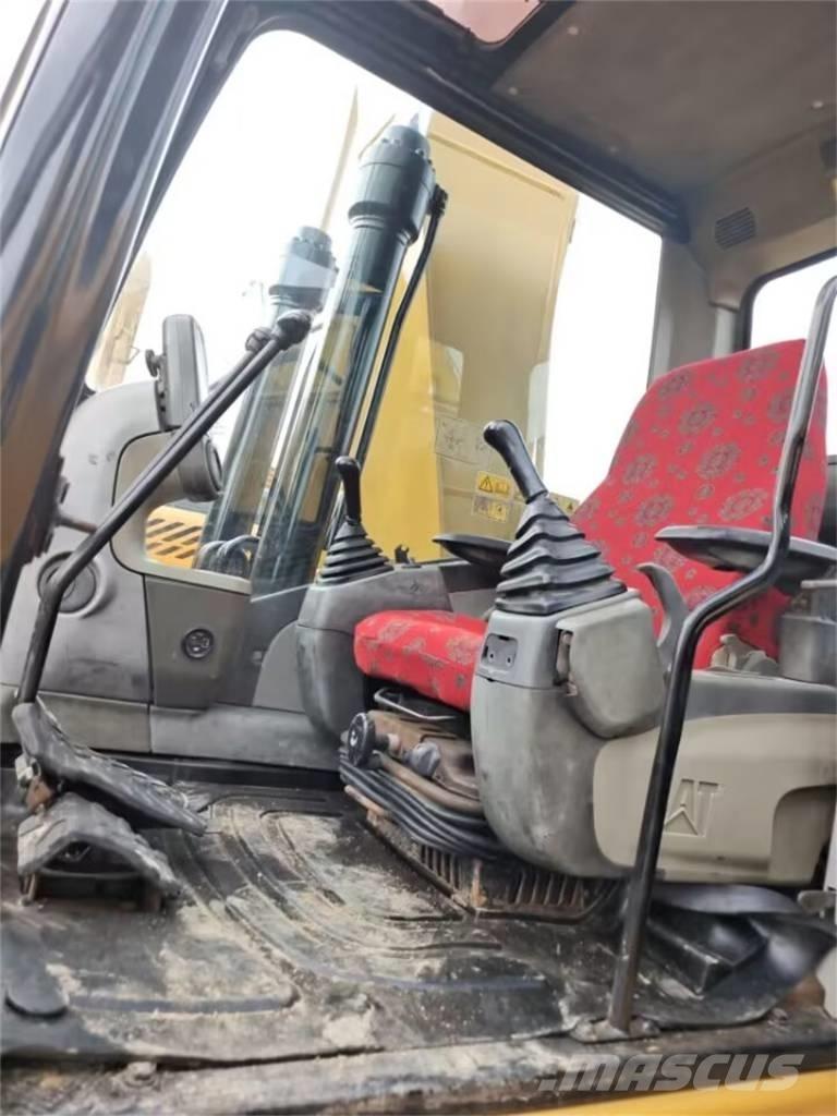 CAT 323 D Raupenbagger