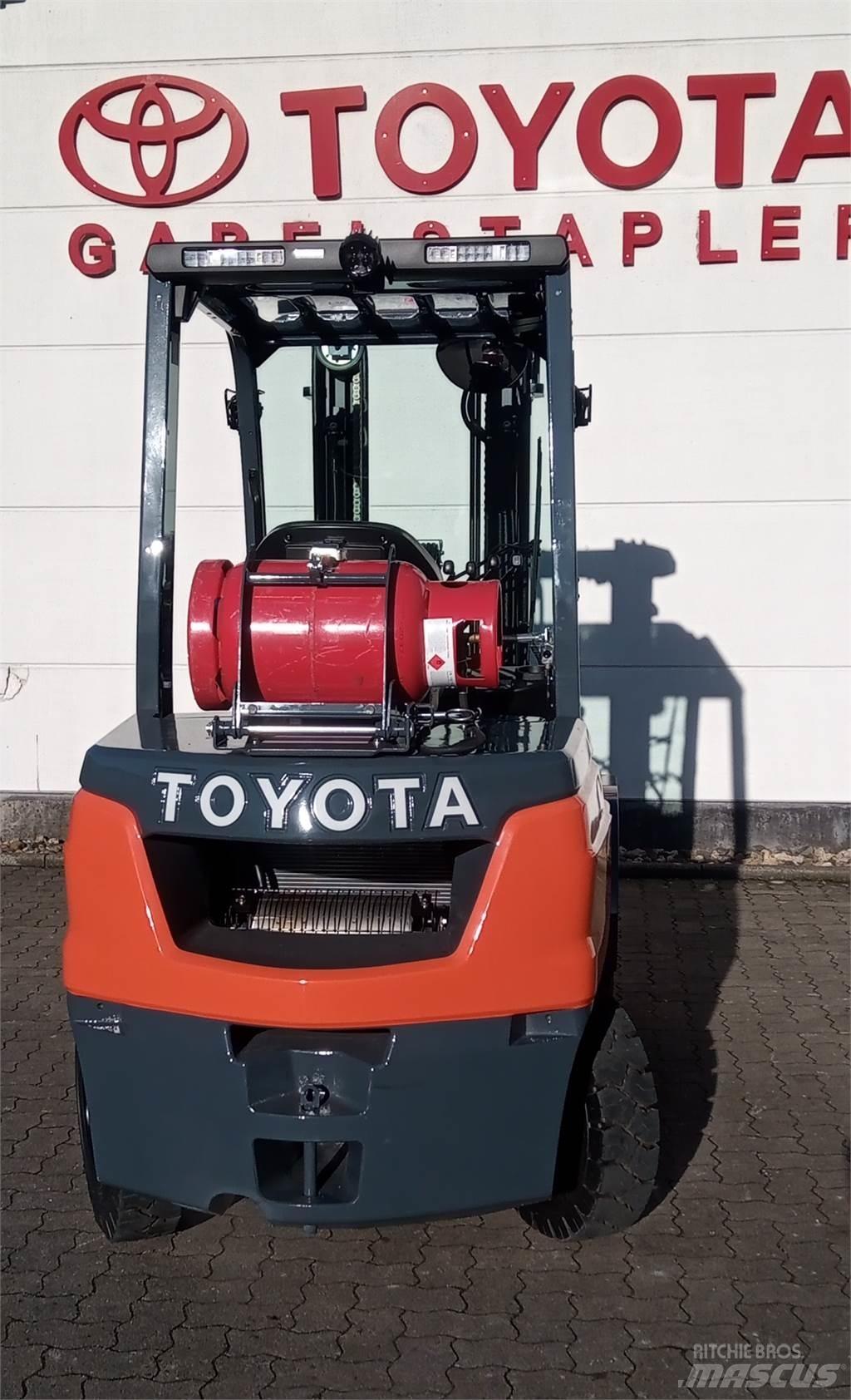 Toyota 02-8FGF30 Gasstapler