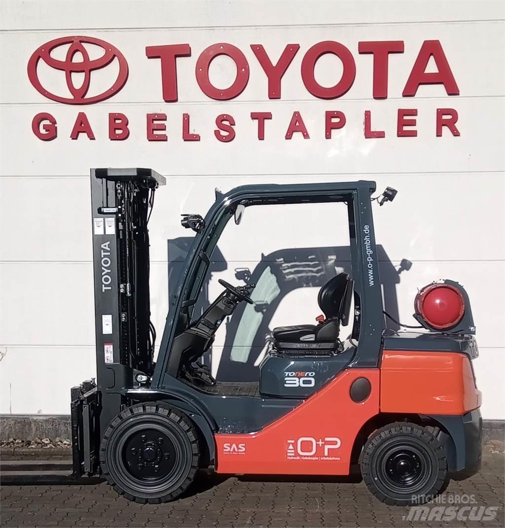 Toyota 02-8FGF30 Gasstapler