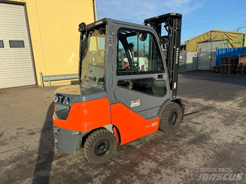 Toyota 52-8FDF25 Dieselstapler