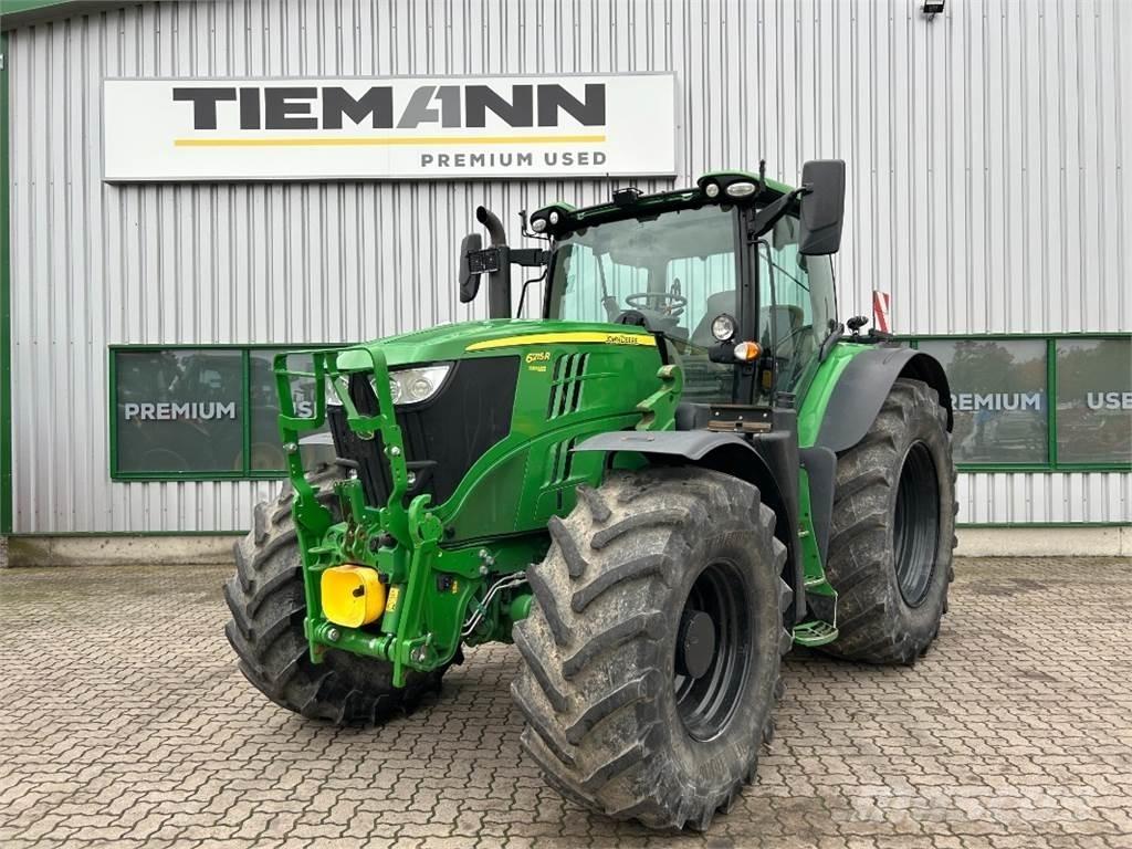 John Deere 6215R Traktoren