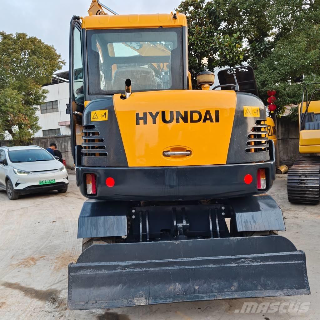 Hyundai 60 W VS Mobilbagger