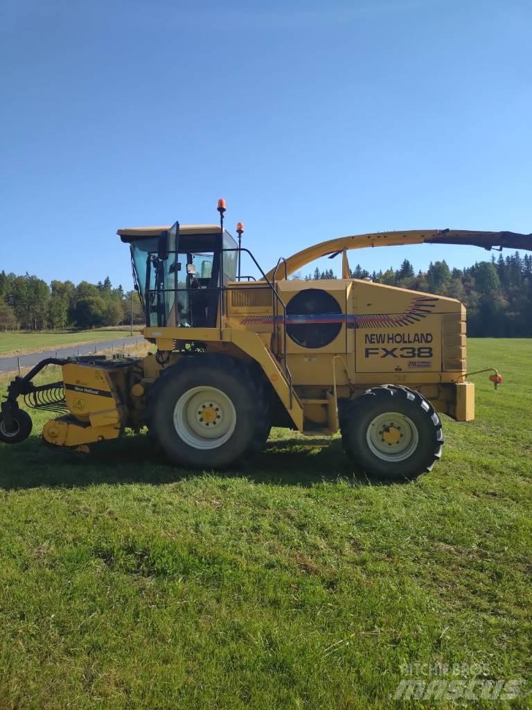 New Holland FX 38 Selbstfahrende Häcksler