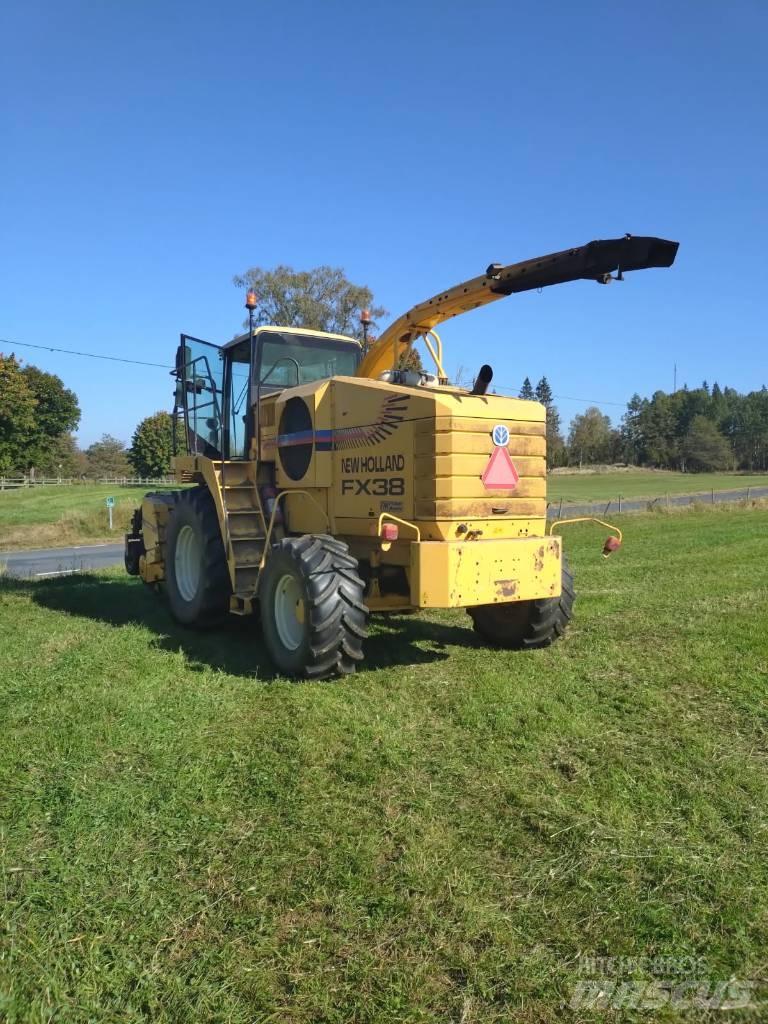 New Holland FX 38 Selbstfahrende Häcksler