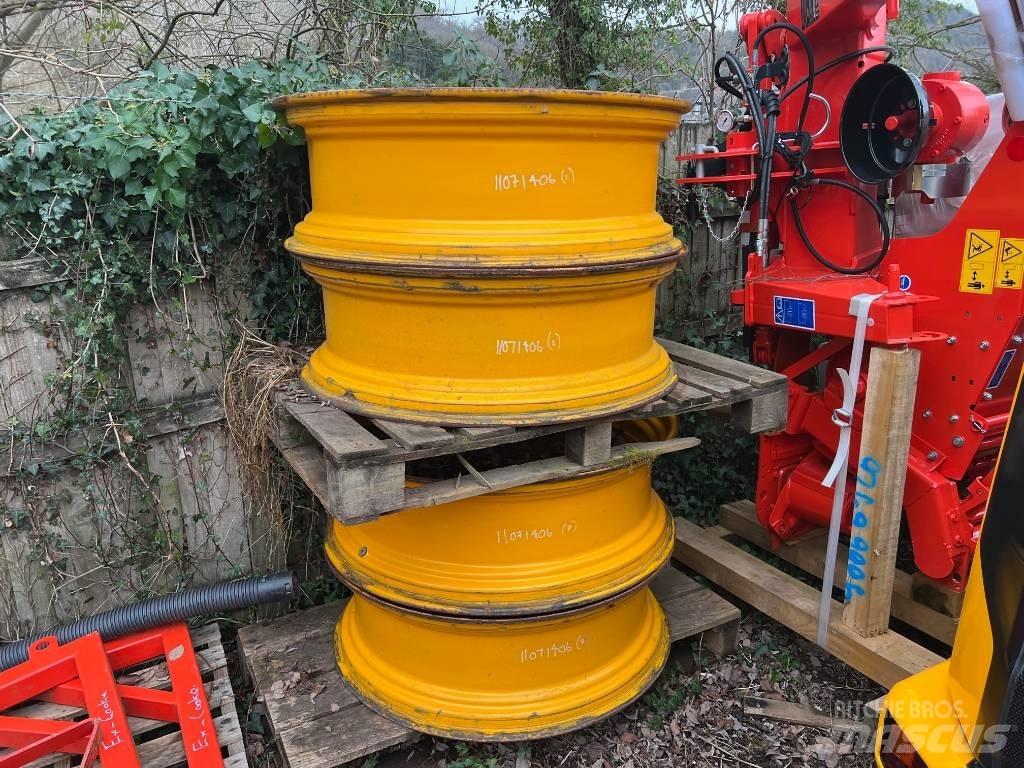 JCB 4 x Wheel Rims Reifen