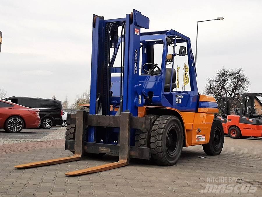 Toyota 5FDF50 Dieselstapler