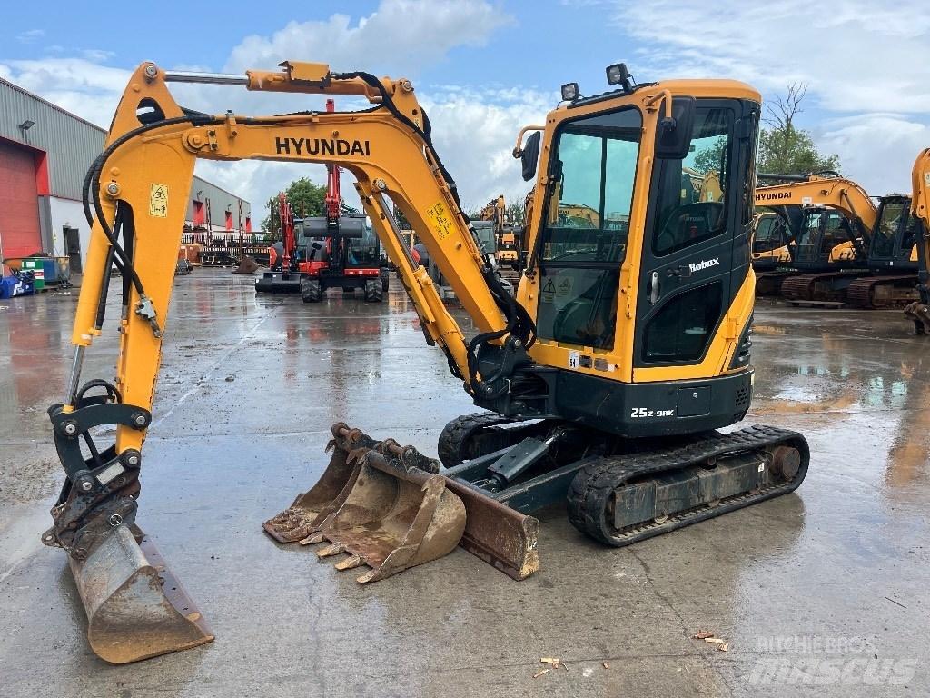 Hyundai R25Z-9 AK Minibagger < 7t