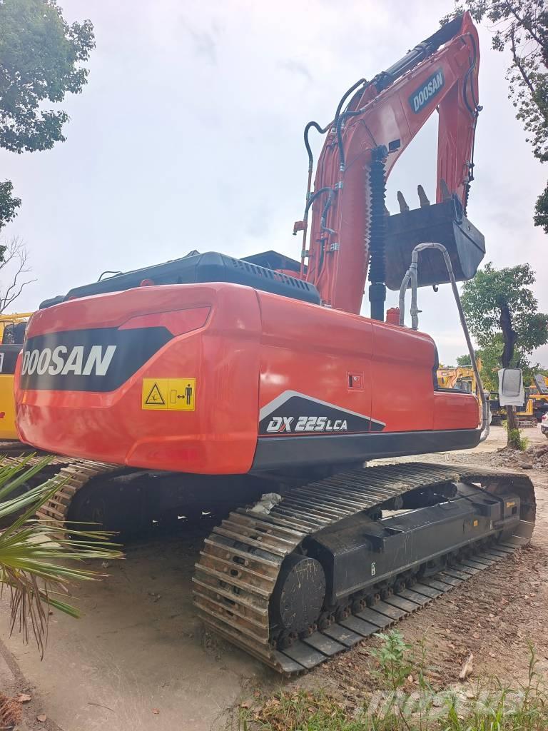 Doosan DX 225LCA Raupenbagger