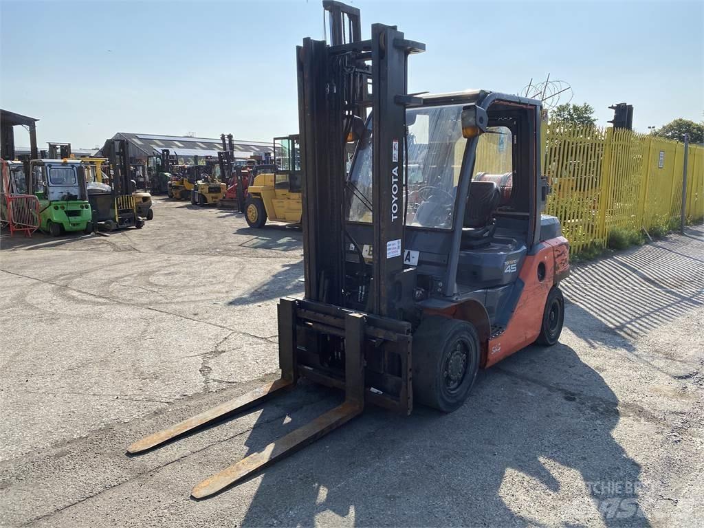 Toyota 8FG40N Gasstapler