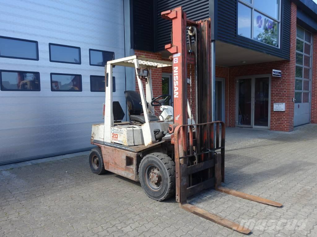 Nissan EH 02 A 20U Dieselstapler