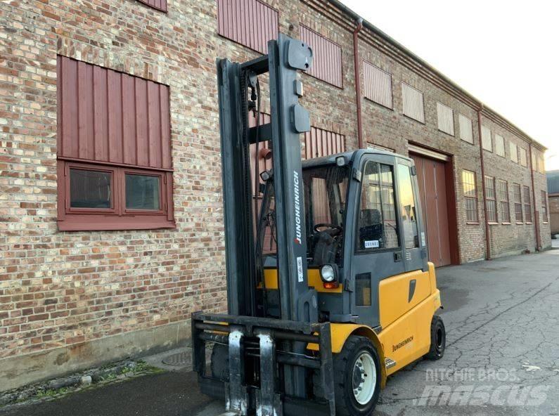 Jungheinrich EFG 550 Elektrostapler