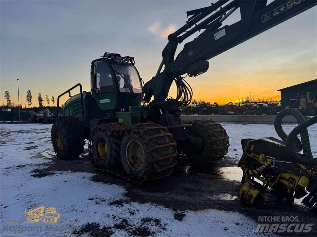 John Deere 1270E Harvester