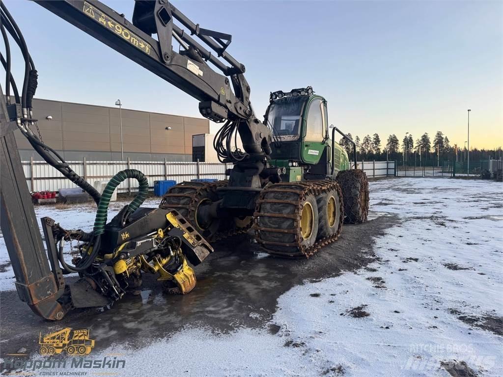 John Deere 1270E Harvester