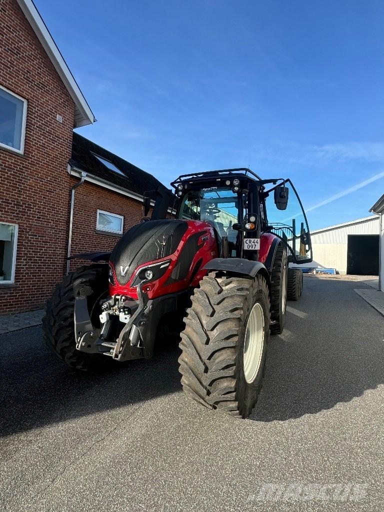 Valtra T 214 D Forsttraktoren