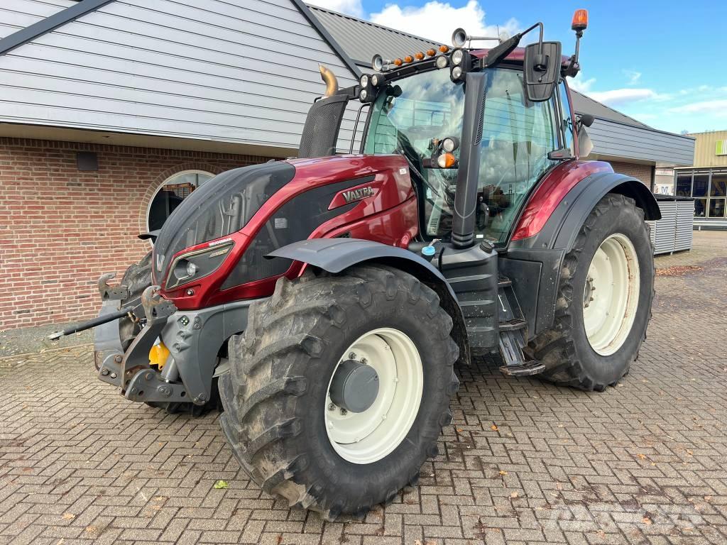 Valtra T 174 Versu Traktoren