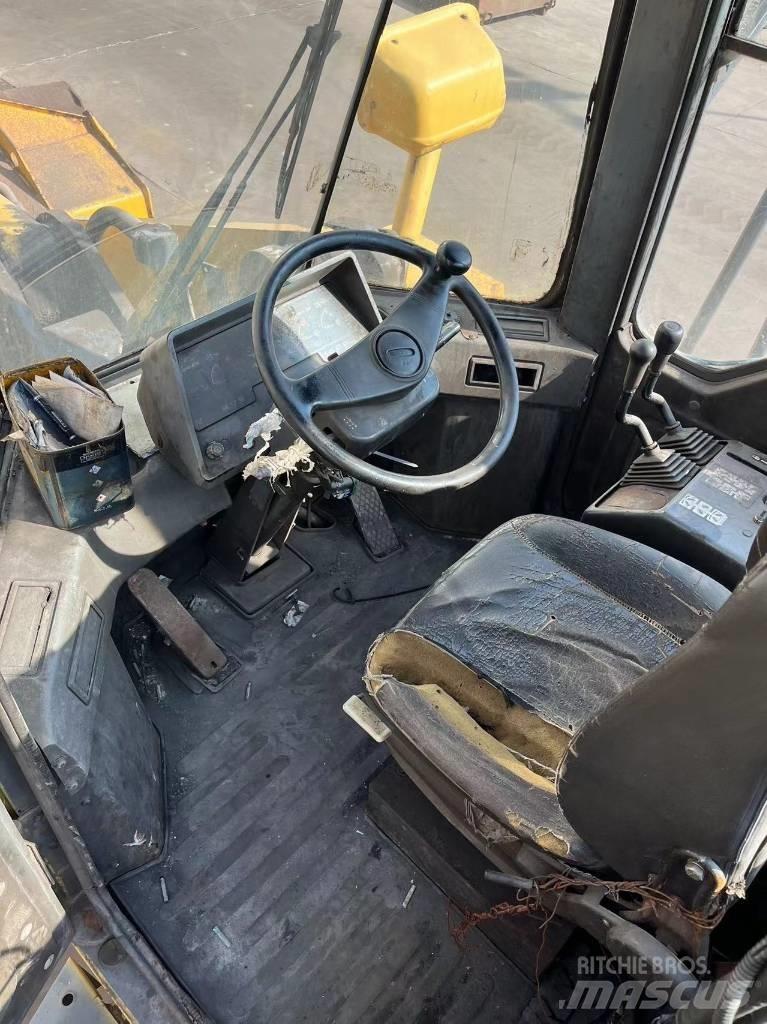 Komatsu WA 470 Radlader