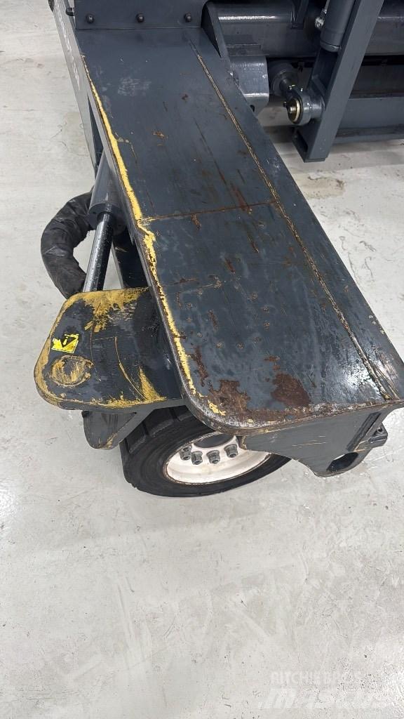 Combilift C 4000 Seitenstapler