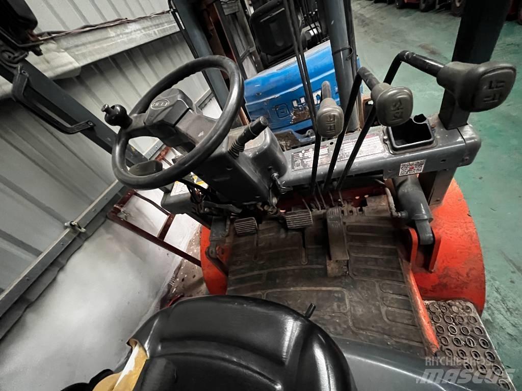 Heli CPCD 30 Dieselstapler