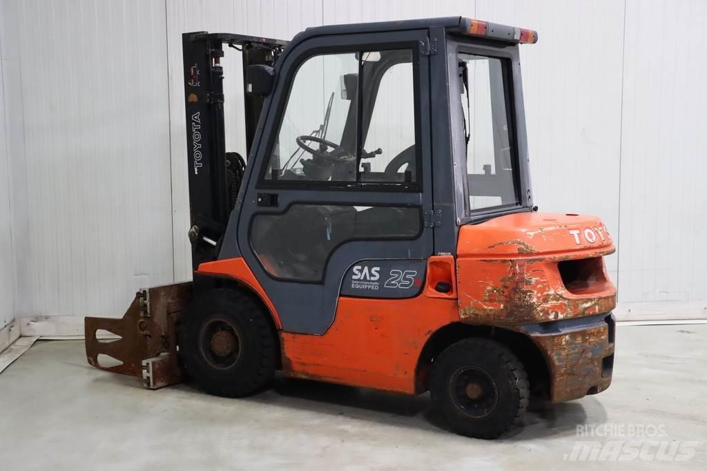 Toyota 62-7FDF25 Dieselstapler